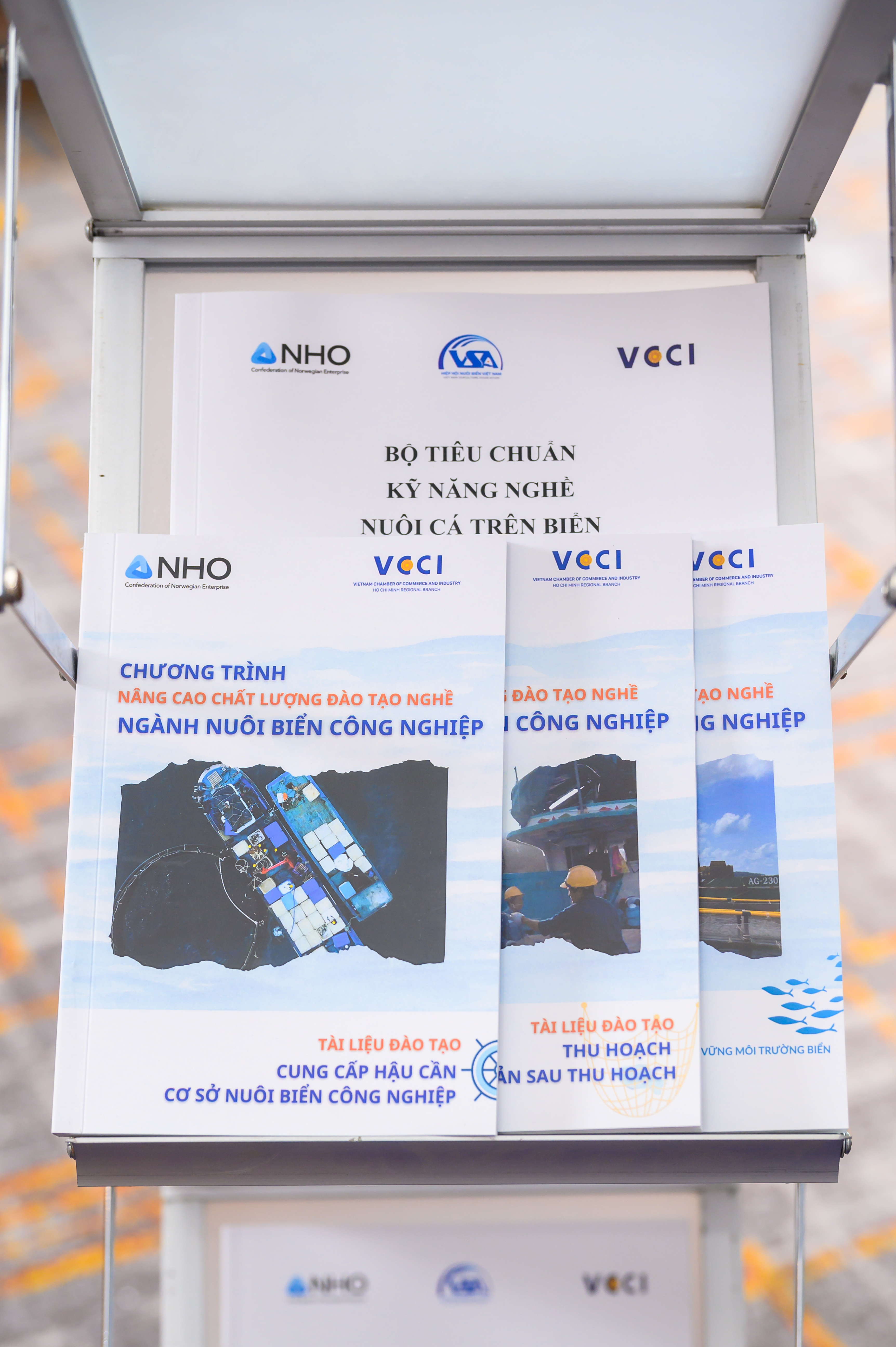 Hình ảnh bộ tài liệu và bộ tiêu chuẩn